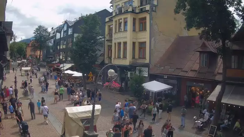 ZAKOPANE - widok z kamery na deptak