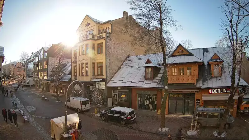 ZAKOPANE - widok z kamery na deptak