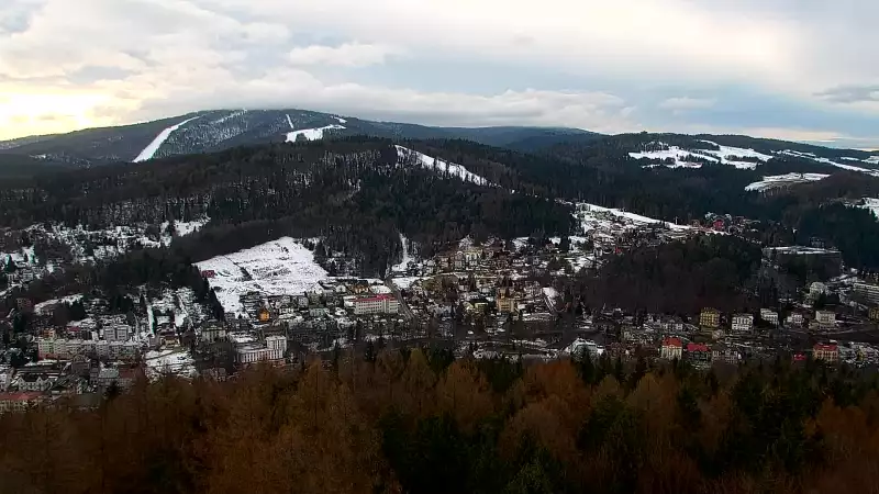 PKL Góra Parkowa - widok z wieży na Beskid Sądecki