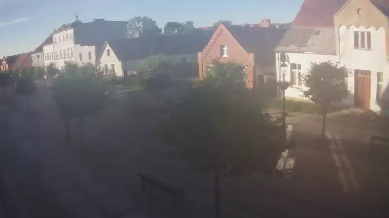 Łeba miasto kamera z widokiem na deptak w Łebie.