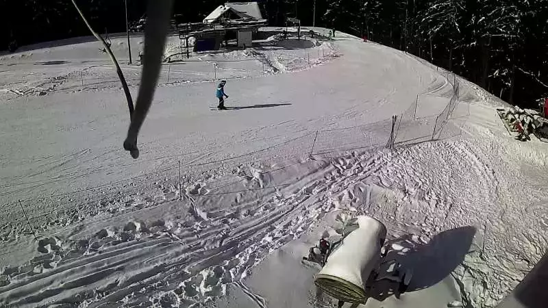 Widok na dolną stację ośrodka Limanowa-Ski