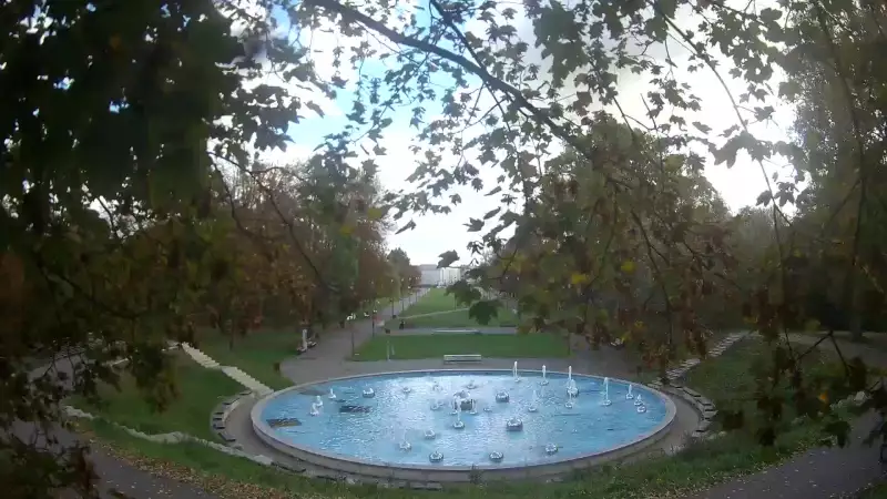 Kamera prezentuje widok na Park Ludowy w Lublinie.