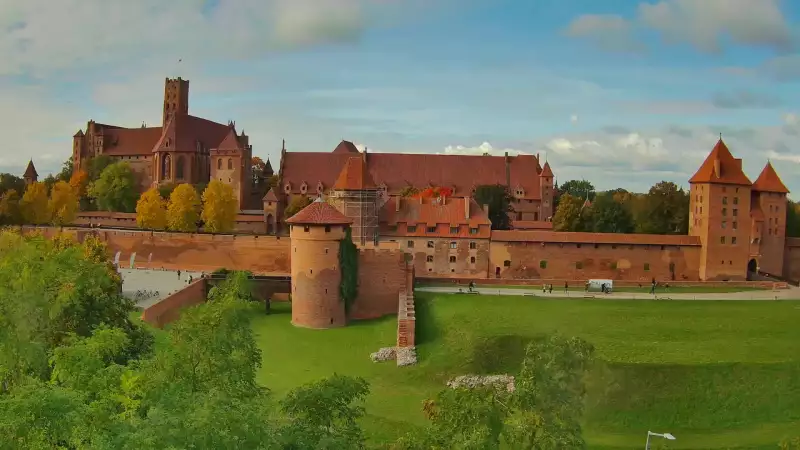 Widok na XIII wieczny zamek Krzyżacki - jedną z największych atrakcji Malborka