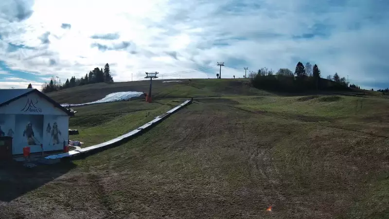 MASTER SKI - widok na wyciąg taśmowy i kolej krzesełkową NOWOŚĆ