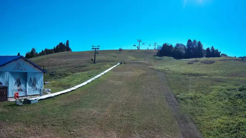 MASTER SKI - widok na wyciąg taśmowy i kolej krzesełkową NOWOŚĆ