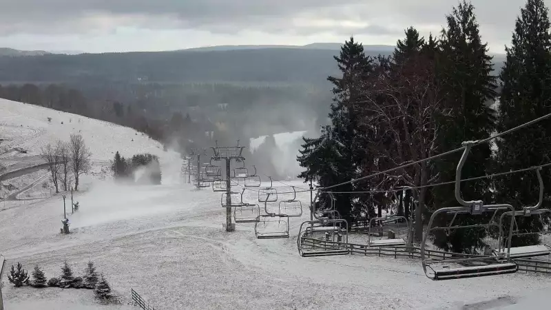 Widok ze stacji narciarskiej Mieszko w Zieleniec Sport Arena