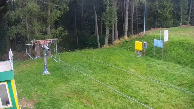 Widok na dolną stację wyciągu w kompleksie Nartorama