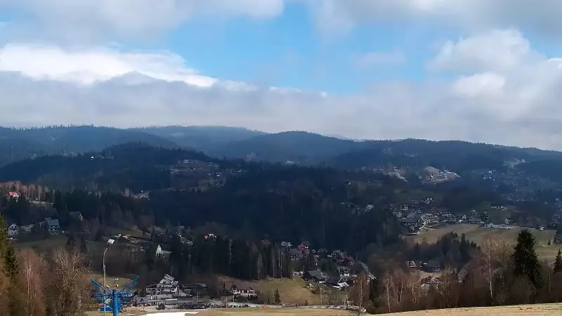 Wyciąg Narciarski - Zadział, widok na okolicę NOWOŚĆ