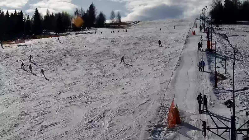 Wyciąg Narciarski - ZADZIAŁ, widok na stok NOWOŚĆ