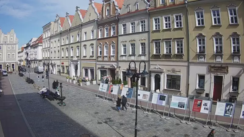 Widok online na opolską Aleję Gwiazd znajdującą się na Rynku