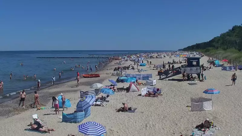 Pobierowo kamera na miasto i plażę