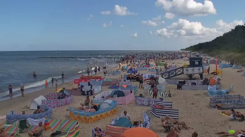 Pobierowo kamera na miasto i plażę