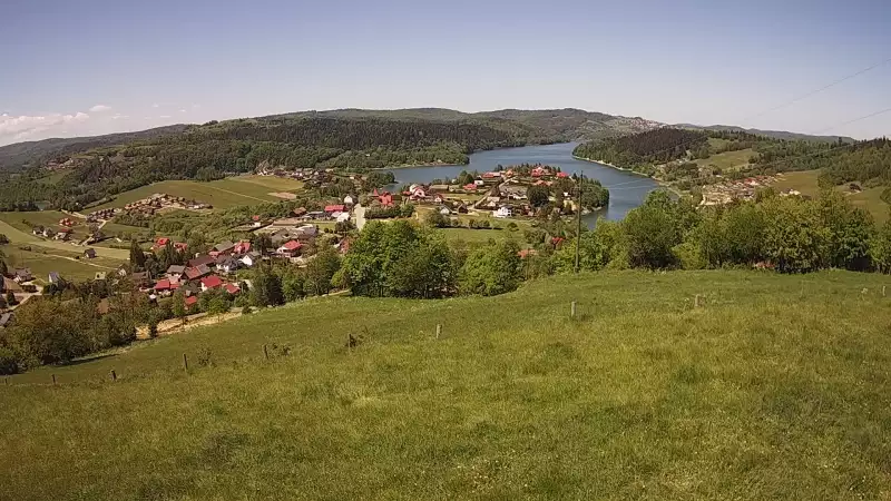 Malowniczy widoczek na Jezioro Solińskie w Bieszczadach.