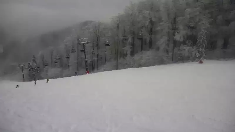 Ujęcie na trasy ze stoku w Poniwcu Małej Czantorii.