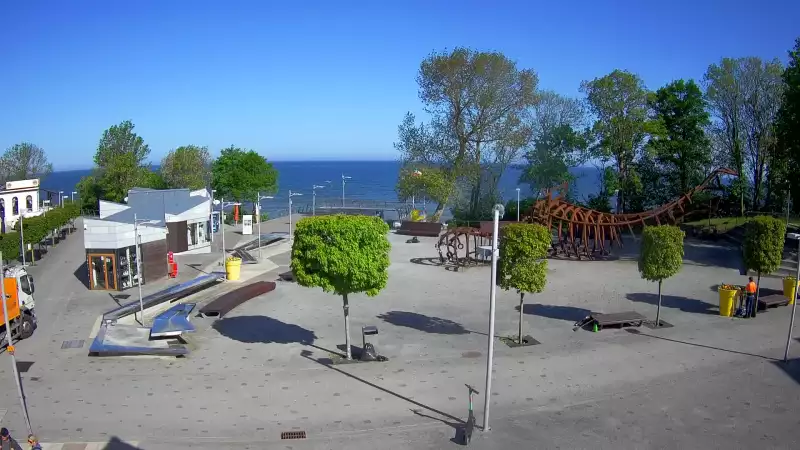 Widok z Kamery na deptak w REWALU na żywo