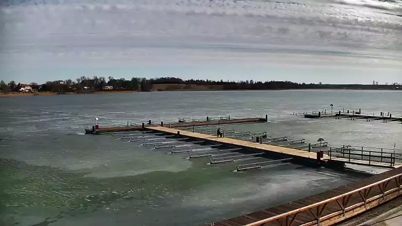 Widok na Jezioro i Marinę w RYNIE - KAMERA LIVE