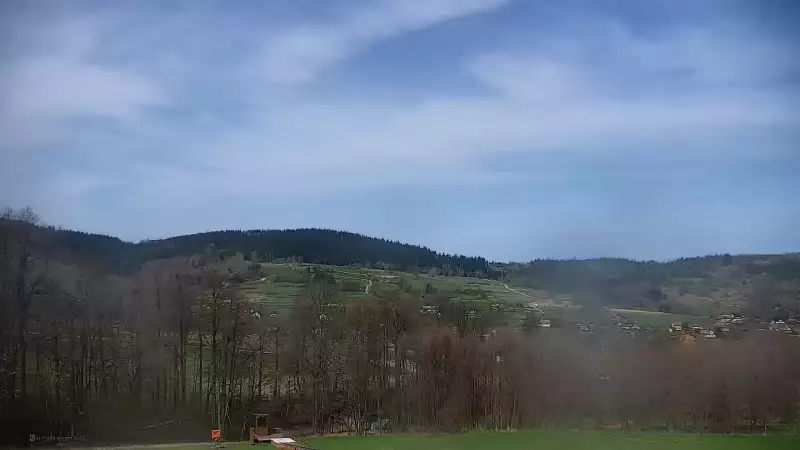 taśma narciarska przy wyciągu na stacji narciarskiej w Spytkowicach