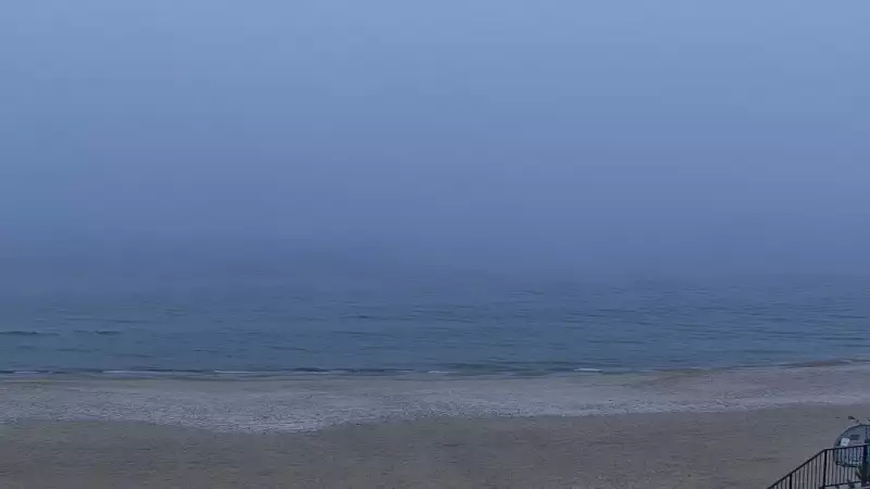 Stegna kamera bulwar, plaża i morze.