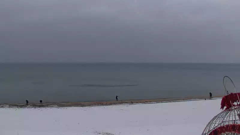 Stegna kamera bulwar, plaża i morze.