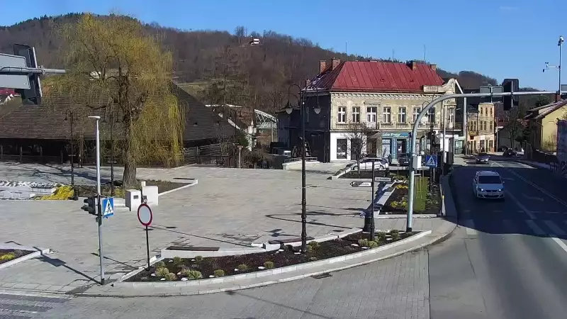 Widok na Suchą Beskidzką.
