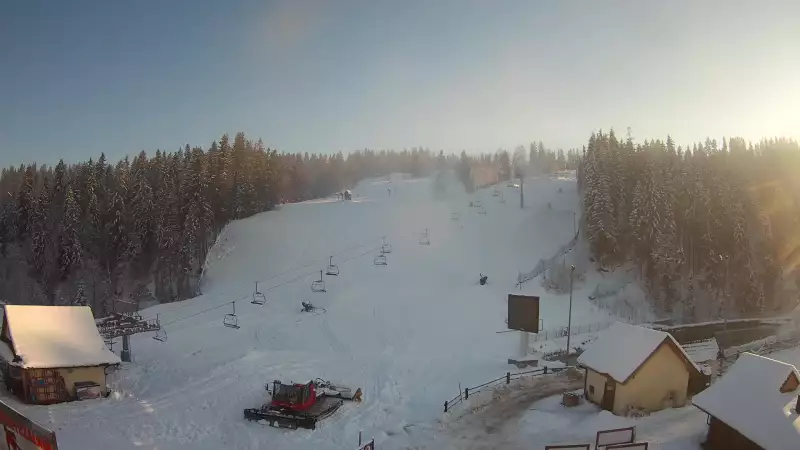 Widok z Kamery na dolną stację narciarską