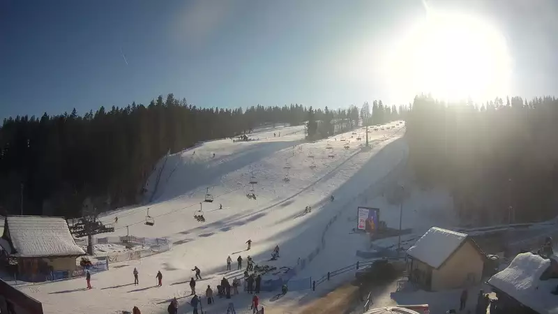 Widok z Kamery na dolną stację narciarską