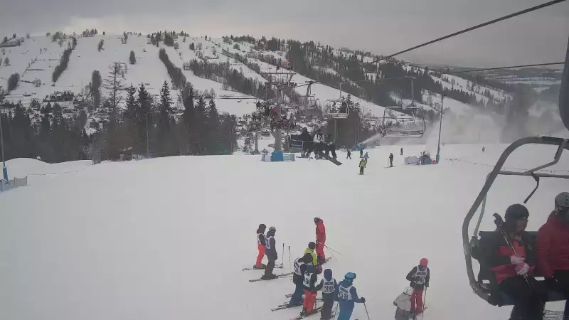 Ski Suche - widok z górnej stacji ośrodka narciarskiego