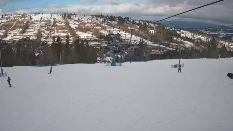 Ski Suche - widok z górnej stacji ośrodka narciarskiego