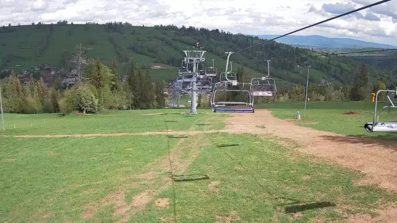 Ski Suche - widok z górnej stacji ośrodka narciarskiego