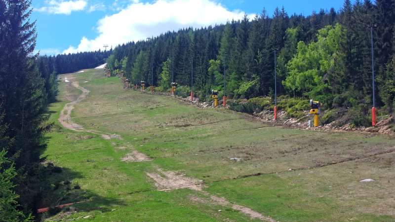Obraz live prezentuje warunki pogodowe z Ośrodka Ski&Sun Śweradów Zdrój.