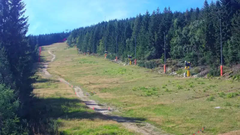 Obraz live prezentuje warunki pogodowe z Ośrodka Ski&Sun Śweradów Zdrój.