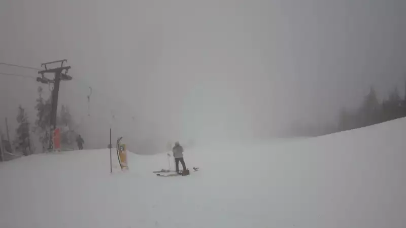 Widok z górnej stacji wyciągu orczykowego w Szczyrk Mountain Resort.