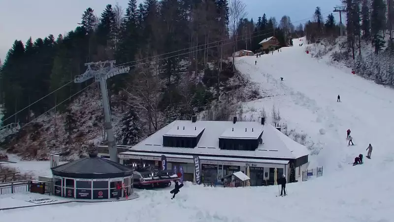 Widok z dolnej stacji Szczyrk Mountain Resort w Solisku