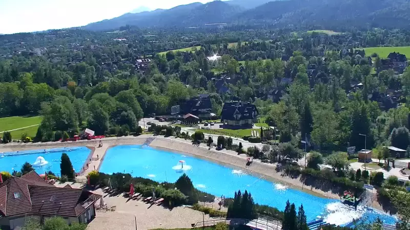 Widok na panoramę gór ze stacji narciarskiej Polana Szymoszkowa