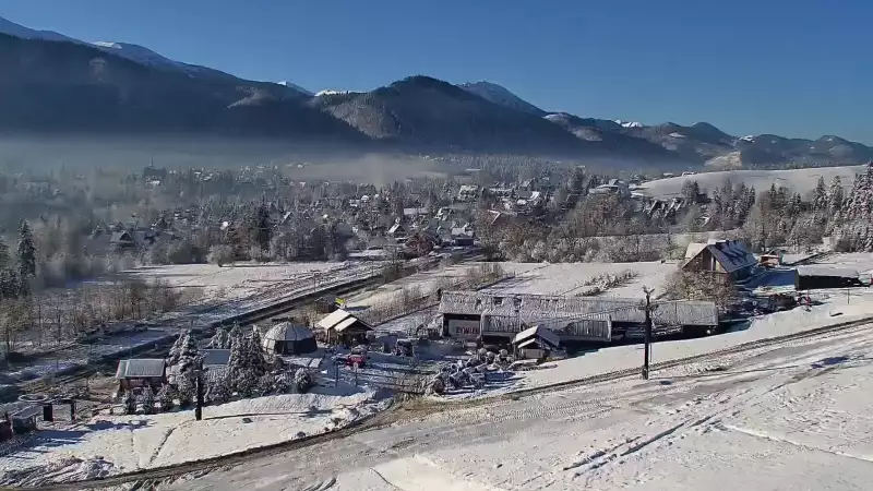 Widok na panoramę gór ze stacji narciarskiej Polana Szymoszkowa