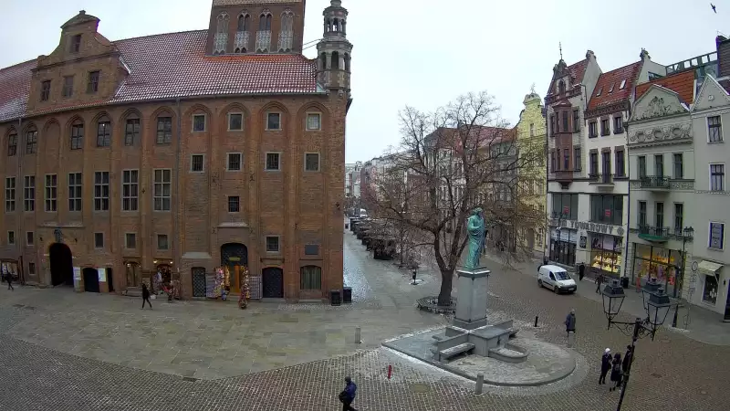 Wizyta w Ratuszu Staromiejskim to podróż w czasie, która pozwala zgłębić ducha Torunia.