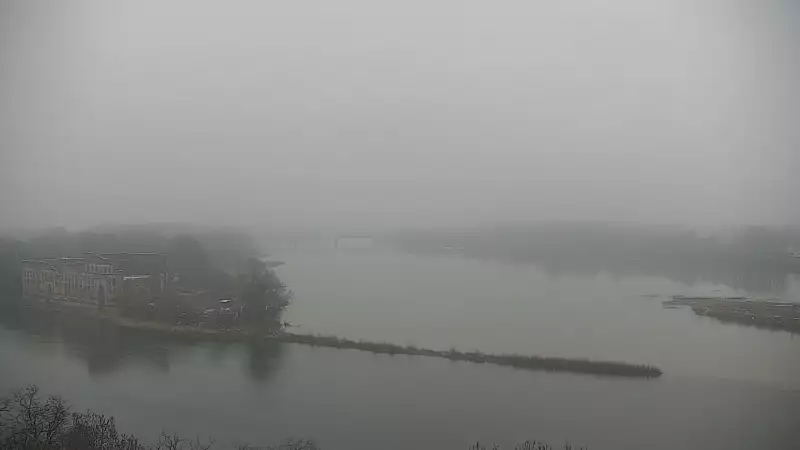 Widok z Kamery na styk rzeki Narew z Wisłą