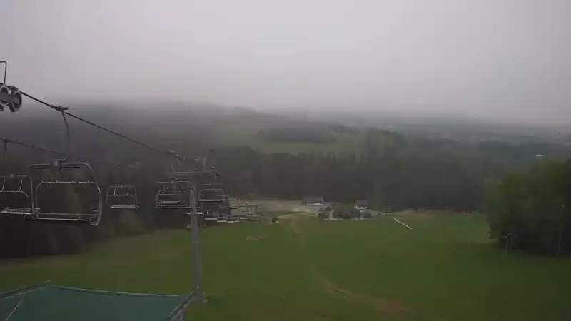 Widok na stok w TYLICZ.SKI w Beskidzie Sądeckim
