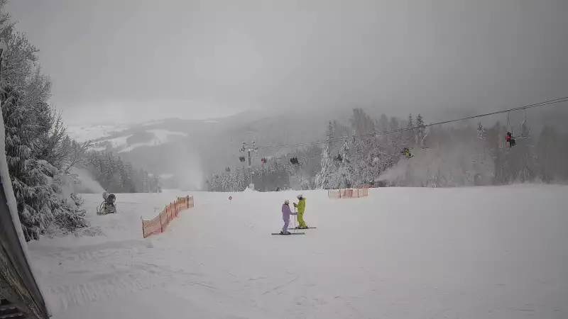 Tylicz.ski widok na trasę zjazdową z górnej części ośrodka