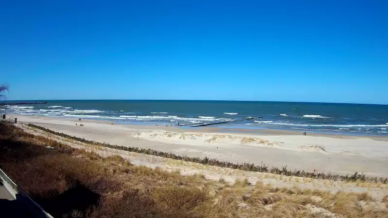 Była kaszubska osada rybacka przynależna niegdyś do kaszteli słupskiej.