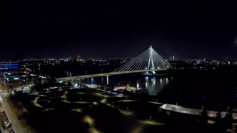 Obraz live z widokiem na Most Świętokrzyski w Warszawie. Zerknij na inne kamery.