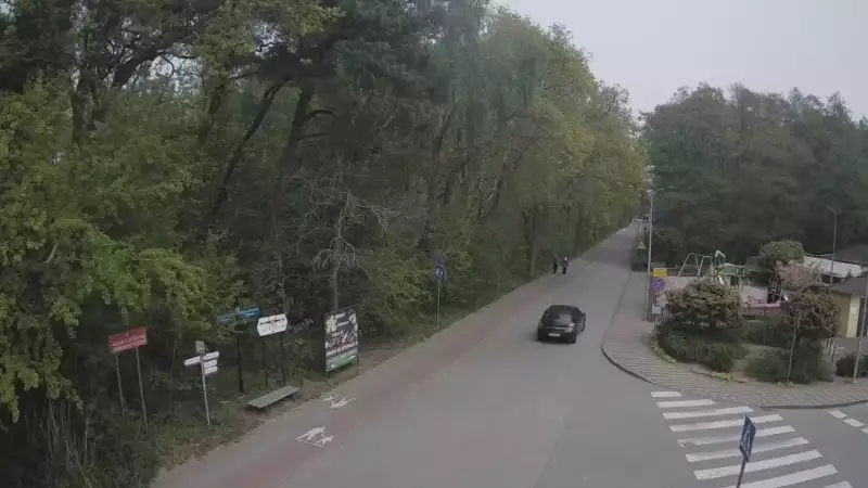 Ujęcie na część deptaka w Wiciu nad morzem