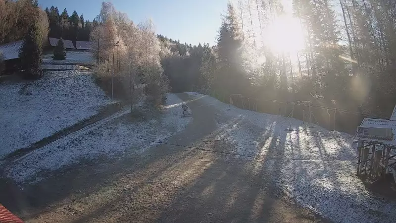 Widok na wyciąg orczykowy Stonoga w ośrodku narciarskim w Wierchomli