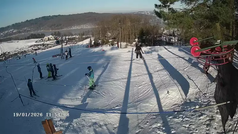 Widok z górnej stacji stoku Koszałkowo w Wieżycy