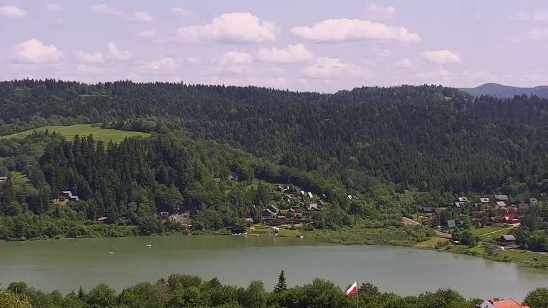 Widok na Jezioro Solińskie z wsi Wołkowyja