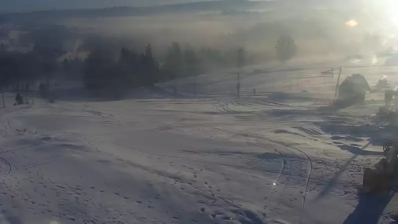 Widok na stok ośrodka narciarskiego Potoczki w Zębie