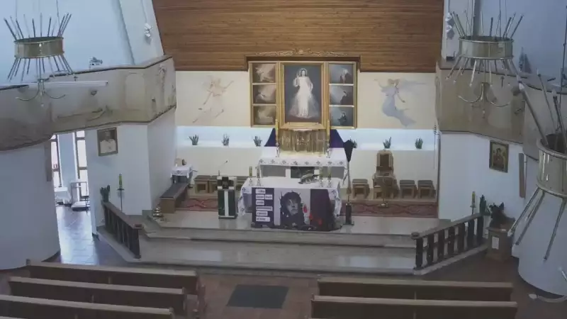 Ołtarz kościoła Miłosierdzia Bożego na Chramcówkach