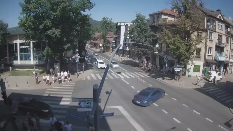 Zakopane - widok na skrzyżowanie ulic Zamoyskiego z Krupówkami.
