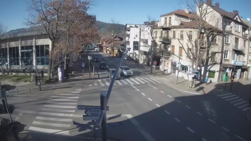 Zakopane - widok na skrzyżowanie ulic Zamoyskiego z Krupówkami.