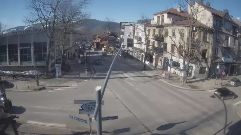 Zakopane - widok na skrzyżowanie ulic Zamoyskiego z Krupówkami.